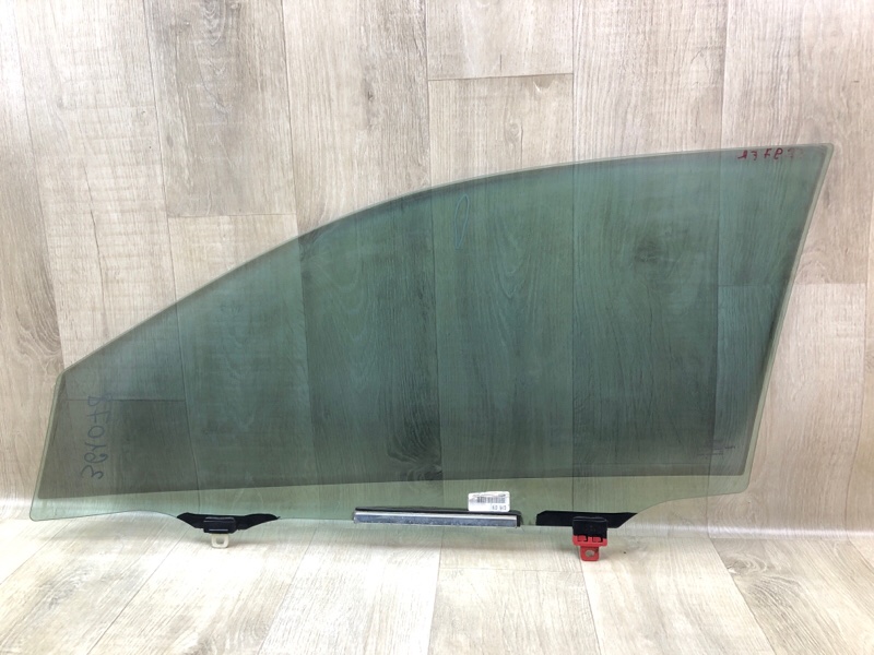 Стекло двери переднее правое COROLLA 150 06-13 2011 1.8 2ZRFE