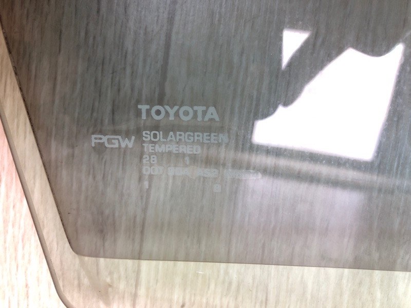 Стекло двери переднее правое COROLLA 150 06-13 2011 1.8 2ZRFE