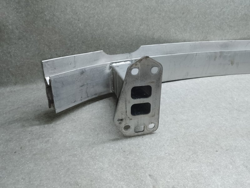 Усилитель переднего бампера 200 14-16 2016 2.4 ED6