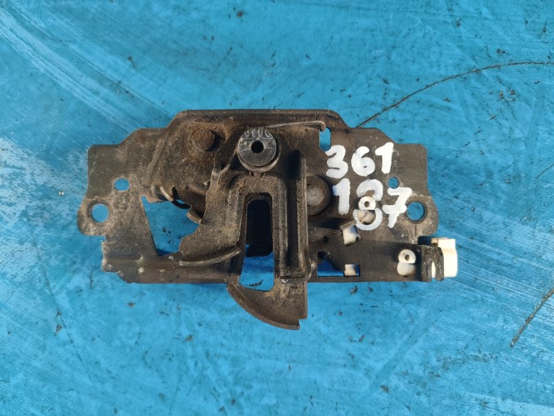 Замок капота ESCAPE 12-19