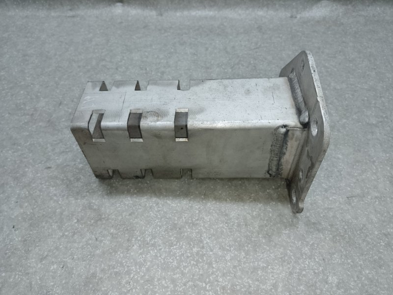 Кронштейн переднего бампера левый 200 14-16 2016 2.4 ED6