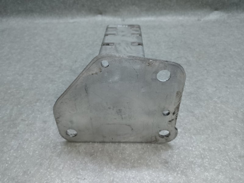 Кронштейн переднего бампера правый 200 14-16 2016 2.4 ED6 Кронштейн переднего бампера правый 200 14-16 2016 2.4 ED6