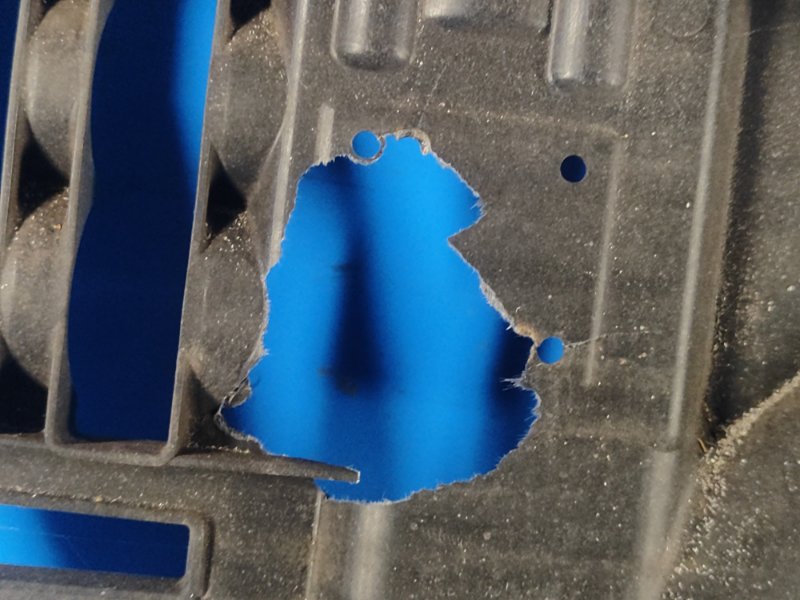 Диффузор вентилятора основного радиатора ESCAPE 12-19