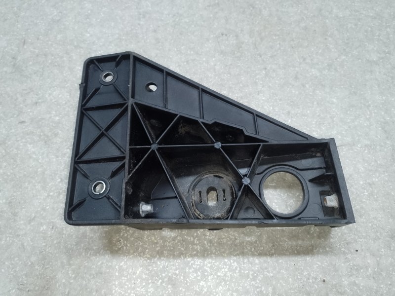 Крепление радиатора левое CHRYSLER 200 14-16 2.4 ED6