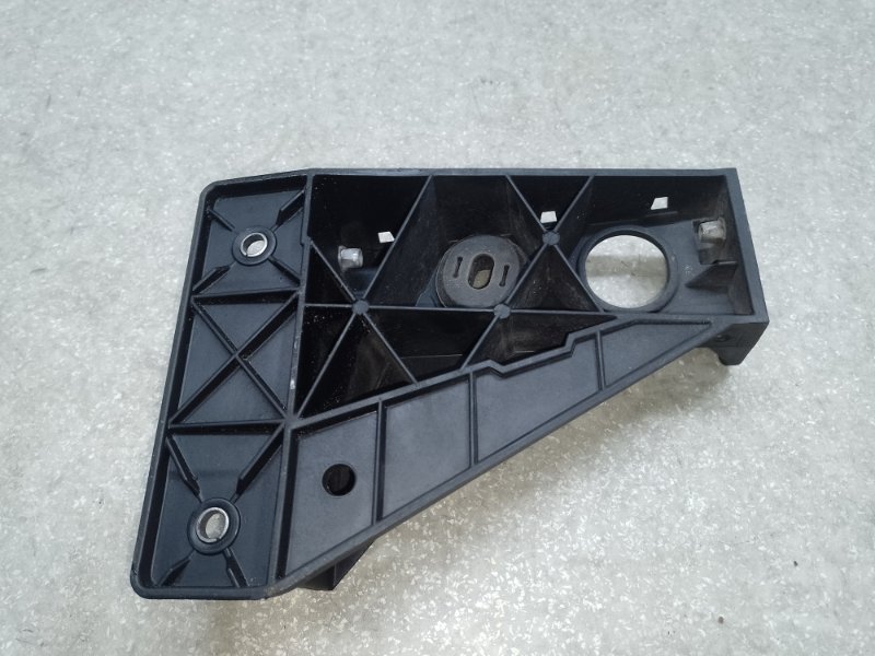 Крепление радиатора правое CHRYSLER 200 14-16 2.4 ED6