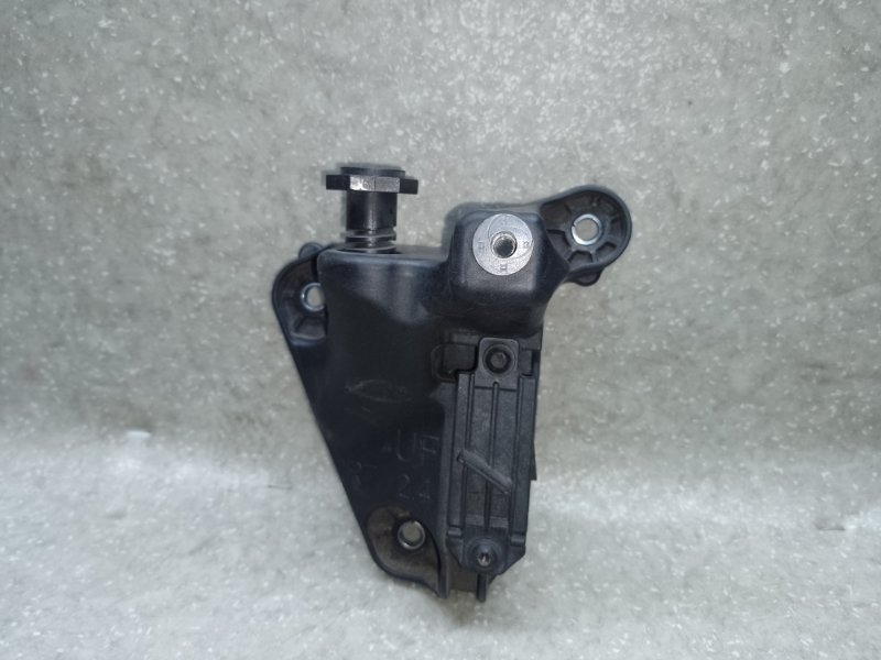 Запчасть крепление радиатора правое CHRYSLER 200 14-16 2016 2.4 ED6 68247 259AA Б/У Крепление радиатора правое CHRYSLER 200 14-16 2016 2.4 ED6 68247 259AA Б/У