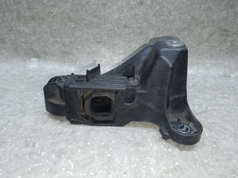 Крепление радиатора правое 200 14-16 2016 2.4 ED6 Крепление радиатора правое 200 14-16 2016 2.4 ED6