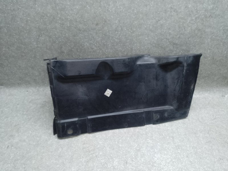 Дефлектор радиатора правый CHRYSLER 200 14-16 2.4 ED6 Дефлектор радиатора правый CHRYSLER 200 14-16 2.4 ED6