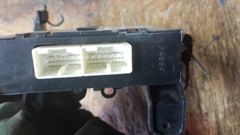 Блок электронный OUTBACK 09-14 BR 2011 Внедорожник 2.5