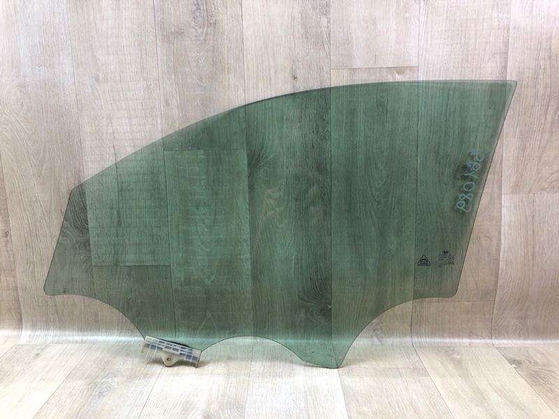 Стекло двери переднее правое TUCSON TL 15-20 2015 G4FJ 1.6