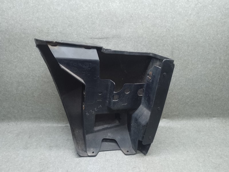 Клык бампера задний правый H3 05-10 2006 L52 3.5 L Клык бампера задний правый H3 05-10 2006 L52 3.5 L