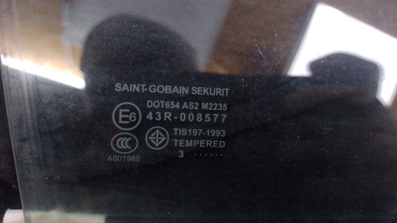 Стекло двери заднее правое MAZDA 3 BK 03-08 Стекло двери заднее правое MAZDA 3 BK 03-08