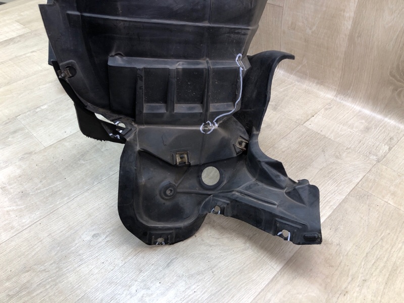 Подкрылок передний правый X-TRAIL/ROGUE T32 13-20 Внедорожник Подкрылок передний правый X-TRAIL/ROGUE T32 13-20 Внедорожник