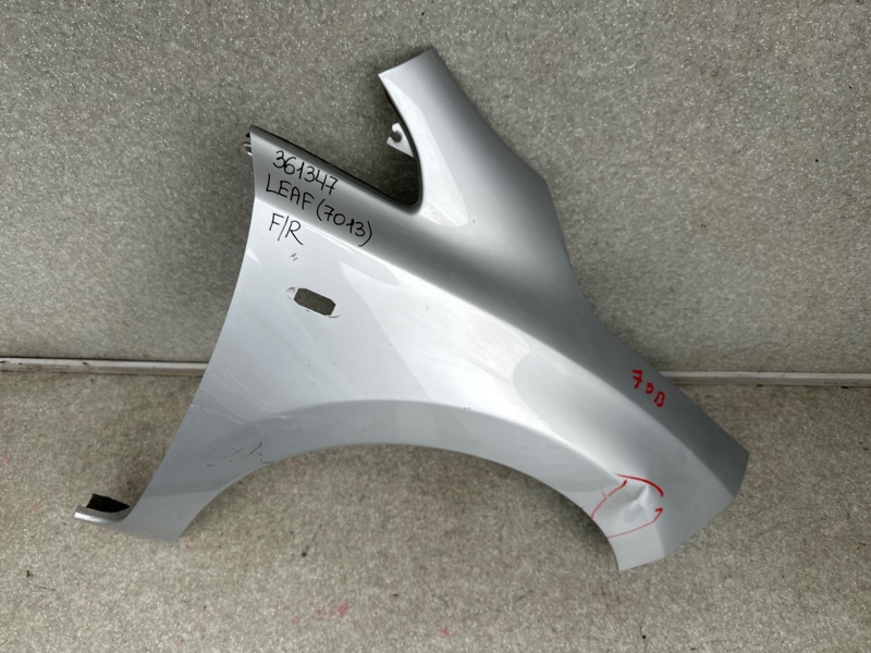 Крыло переднее правое LEAF 10-17 2011 EM61 Крыло переднее правое LEAF 10-17 2011 EM61