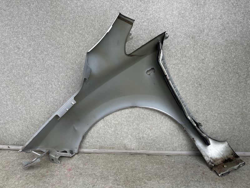 Крыло переднее правое LEAF 10-17 2011 EM61 Крыло переднее правое LEAF 10-17 2011 EM61