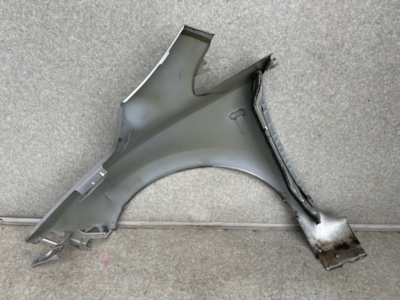 Крыло переднее правое LEAF 10-17 2011 EM61 Крыло переднее правое LEAF 10-17 2011 EM61