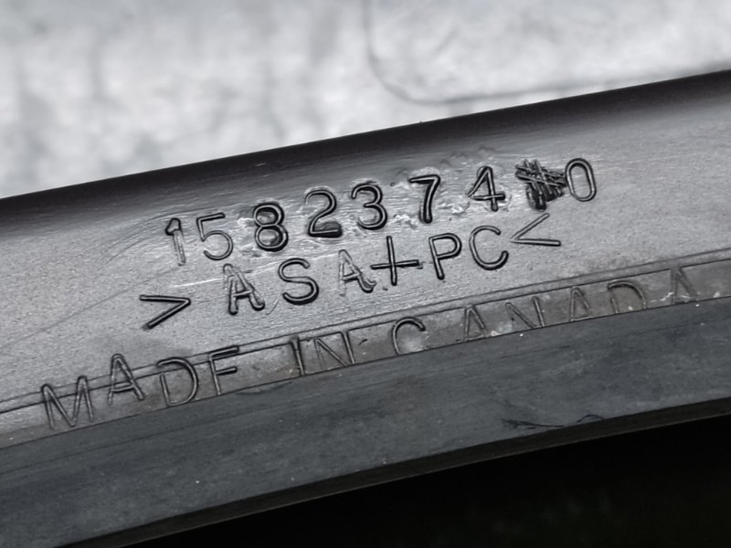 Накладка проема багажника правая HUMMER H3 05-10 L52 3.5 L Накладка проема багажника правая HUMMER H3 05-10 L52 3.5 L