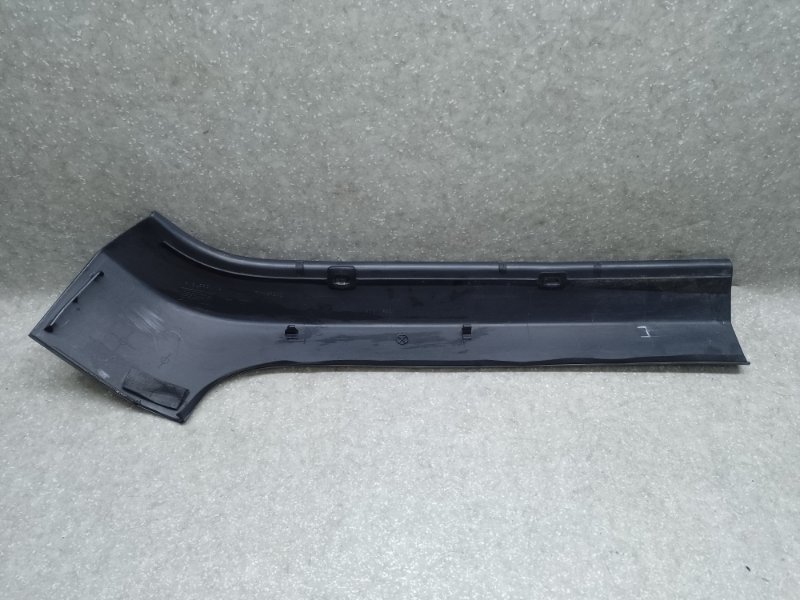 Накладка стойки лобового стекла правая HUMMER H3 05-10 L52 3.5 L Накладка стойки лобового стекла правая HUMMER H3 05-10 L52 3.5 L