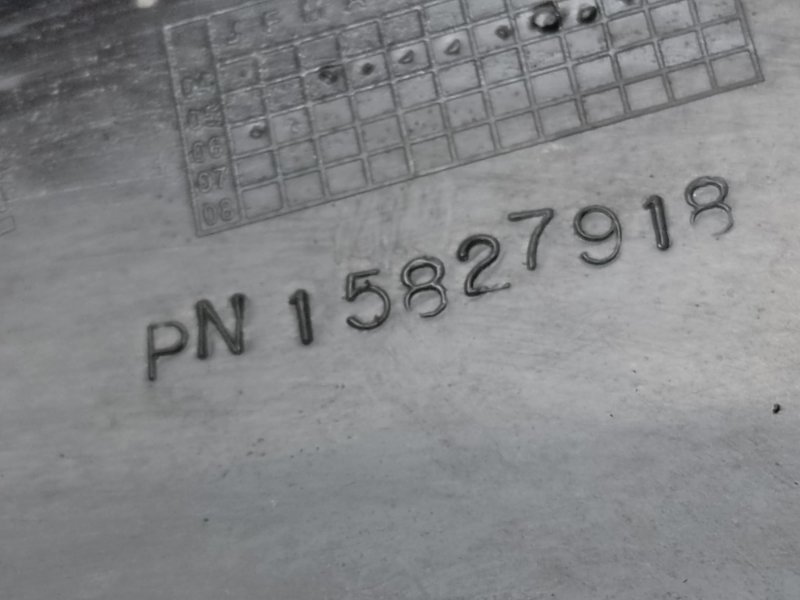 Накладка стойки лобового стекла правая H3 05-10 2006 L52 3.5 L Накладка стойки лобового стекла правая H3 05-10 2006 L52 3.5 L