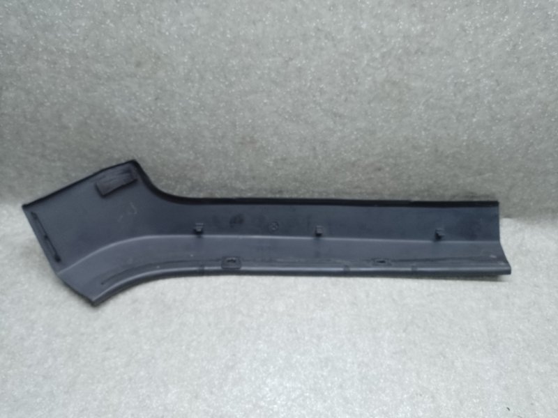 Накладка стойки лобового стекла левая H3 05-10 2006 L52 3.5 L Накладка стойки лобового стекла левая H3 05-10 2006 L52 3.5 L