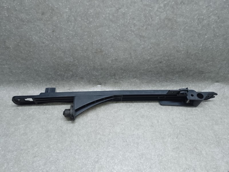 Крепление радиатора правое HUMMER H3 05-10 L52 3.5 L Крепление радиатора правое HUMMER H3 05-10 L52 3.5 L