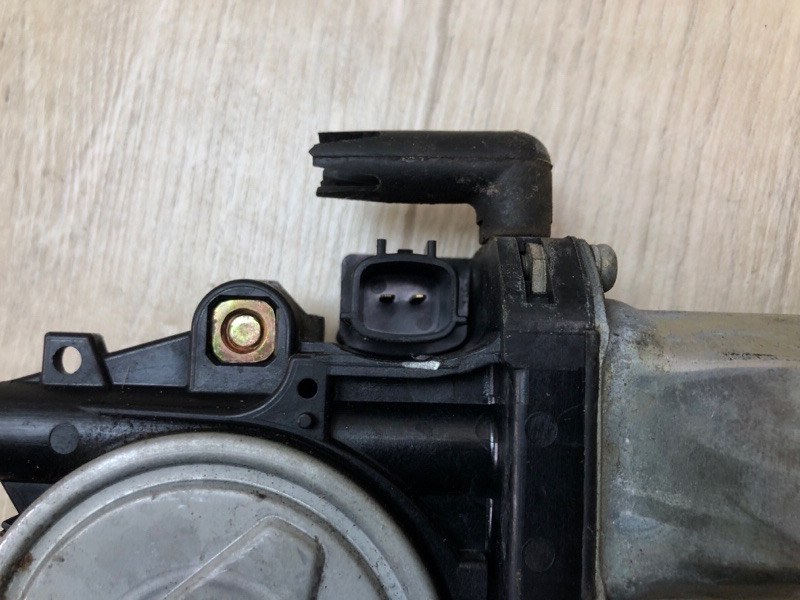 Стеклоподъемник задний правый FX S50 03-08 2006 VK45DE Стеклоподъемник задний правый FX S50 03-08 2006 VK45DE