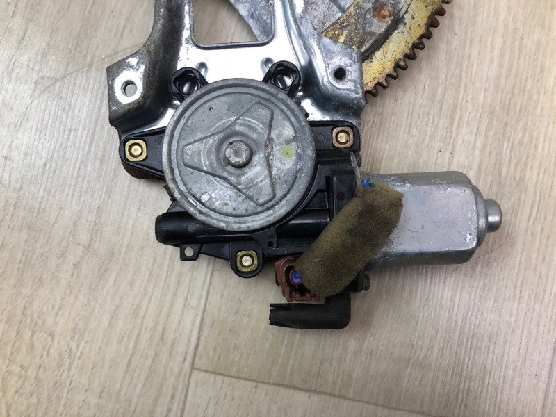 Стеклоподъемник задний левый FX S50 03-08 2006 VK45DE Стеклоподъемник задний левый FX S50 03-08 2006 VK45DE