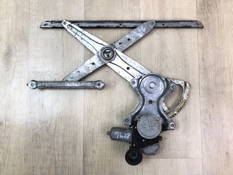 Запчасть стеклоподъемник передний правый TOYOTA VENZA 09-16 2013 3.5 2GR-FE 698010T010 Б/У Стеклоподъемник передний правый TOYOTA VENZA 09-16 2013 3.5 2GR-FE 698010T010 Б/У