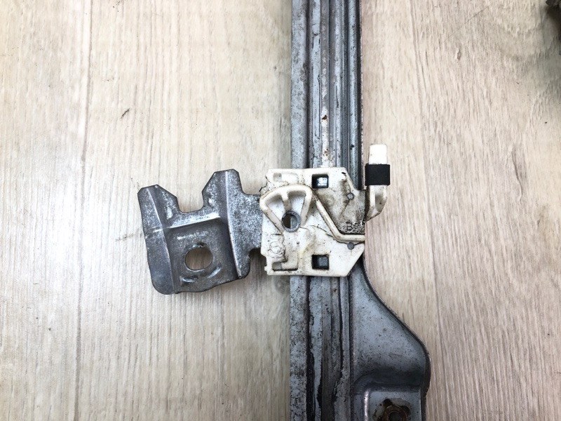 Стеклоподъемник передний левый G35 03-07 Седан 3.5 VQ35DE Стеклоподъемник передний левый G35 03-07 Седан 3.5 VQ35DE