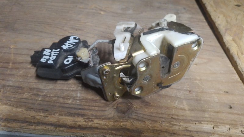 Замок двери задний правый MITSUBISHI GALANT 97-03 Замок двери задний правый MITSUBISHI GALANT 97-03