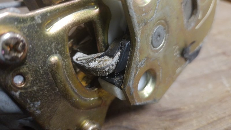 Замок двери задний правый GALANT 97-03 Замок двери задний правый GALANT 97-03