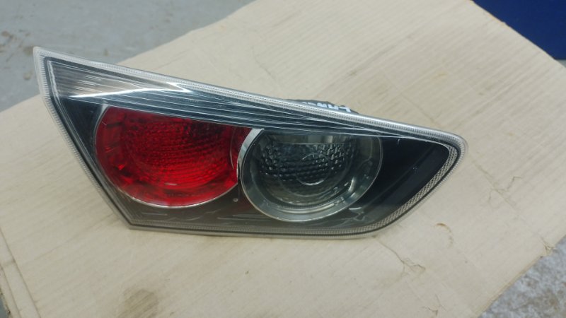 Фонарь внутренний задний левый MITSUBISHI LANCER X 10 07-15 2009 Седан 2.4 8330A625 Б/У
