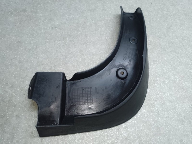 Запчасть брызговик передний правый KIA SOUL PS 13-19 2014 2.0 G4NC 86832B2000 Б/У Брызговик передний правый KIA SOUL PS 13-19 2014 2.0 G4NC 86832B2000 Б/У