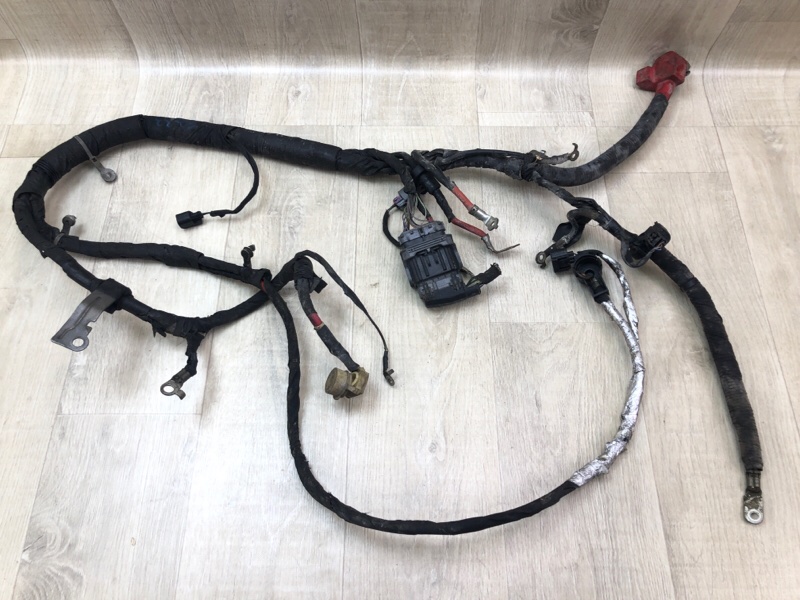 Запчасть клемма аккумулятора FORD MUSTANG 15- 2017 Кабриолет 3.7 C37PDED GR3Z-14300-AK Б/У Клемма аккумулятора FORD MUSTANG 15- 2017 Кабриолет 3.7 C37PDED GR3Z-14300-AK Б/У