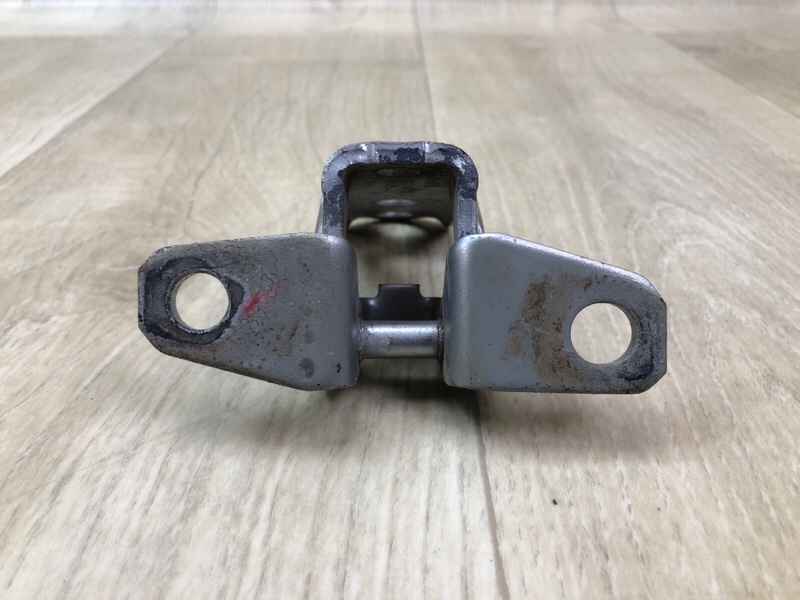 Петля двери верхняя передняя левая MITSUBISHI OUTLANDER GF 12- 2.4 4J12