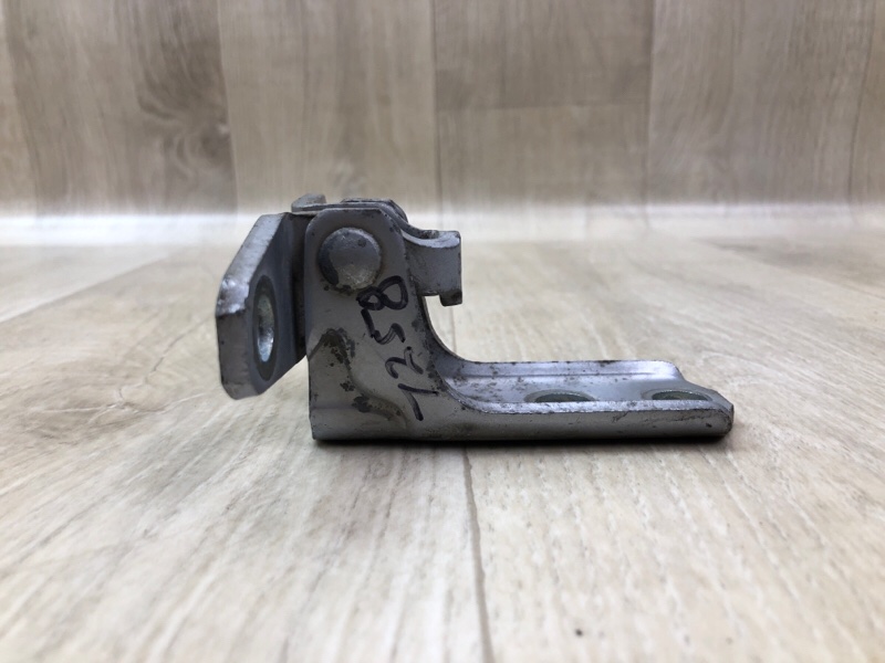 Петля двери верхняя передняя левая OUTLANDER GF 12- 2013 2.4 4J12