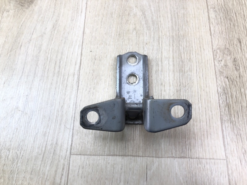 Петля двери нижняя задняя левая MITSUBISHI OUTLANDER GF 12- 2.4 4J12