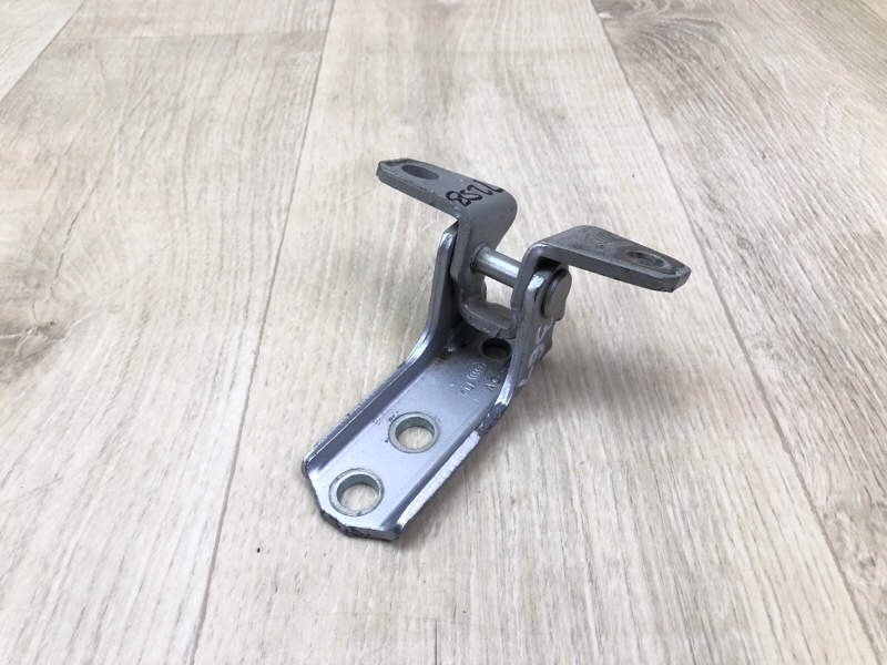 Петля двери верхняя передняя правая MITSUBISHI OUTLANDER GF 12- 2013 2.4 4J12 5702A063 Б/У