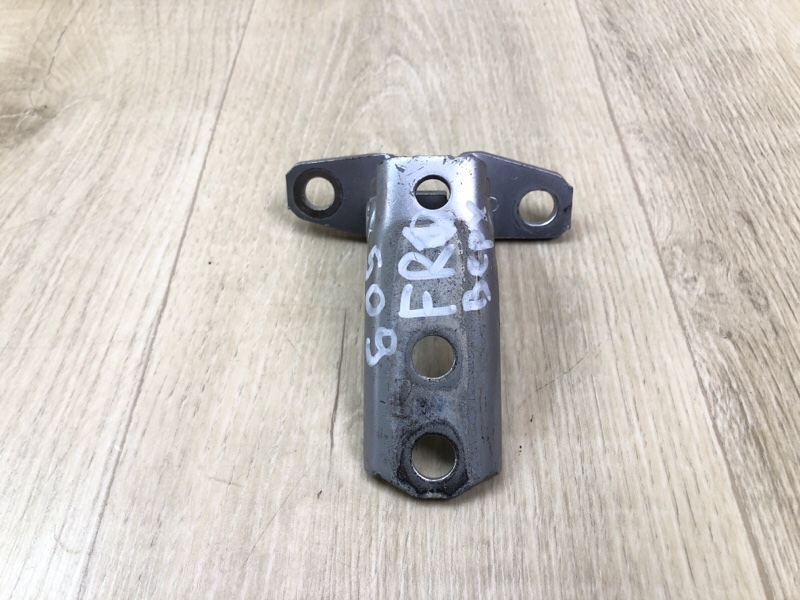 Петля двери верхняя передняя правая OUTLANDER GF 12- 2013 2.4 4J12