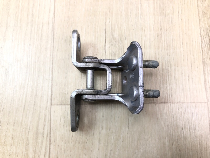 Петля двери верхняя задняя левая OUTLANDER GF 12- 2013 2.4 4J12