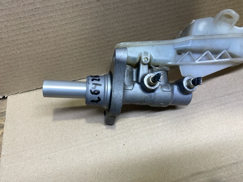 Главный тормозной цилиндр CX-5 (KE) 11-17 2016 2.5