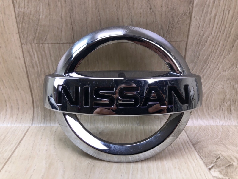 Запчасть эмблема NISSAN LEAF 18- 628903VA2A Б/У Эмблема NISSAN LEAF 18- 628903VA2A Б/У
