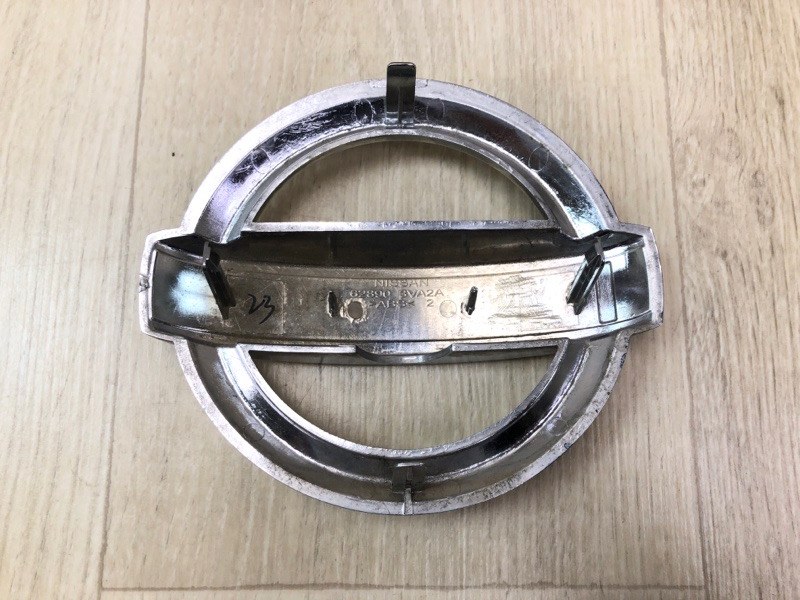 Эмблема LEAF 18- Эмблема LEAF 18-