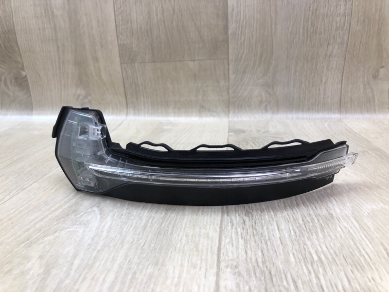 Повторитель поворота в зеркало передний левый AUDI A3 03-13 8V0949101 Б/У