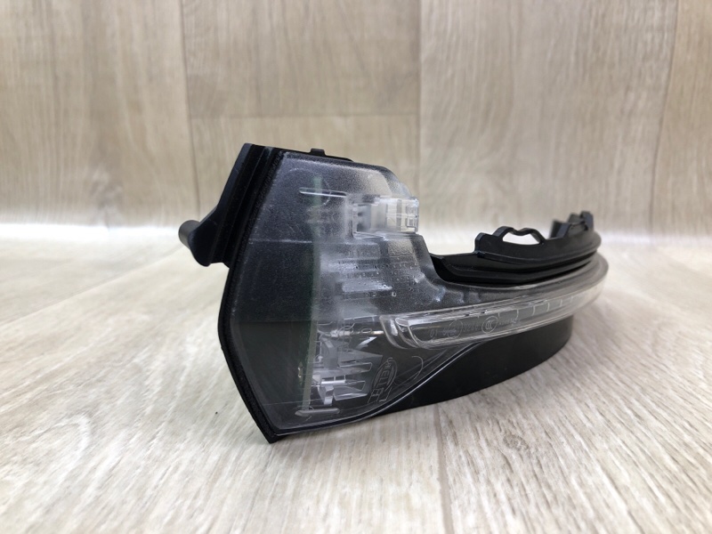 Повторитель поворота в зеркало передний левый AUDI A3 03-13