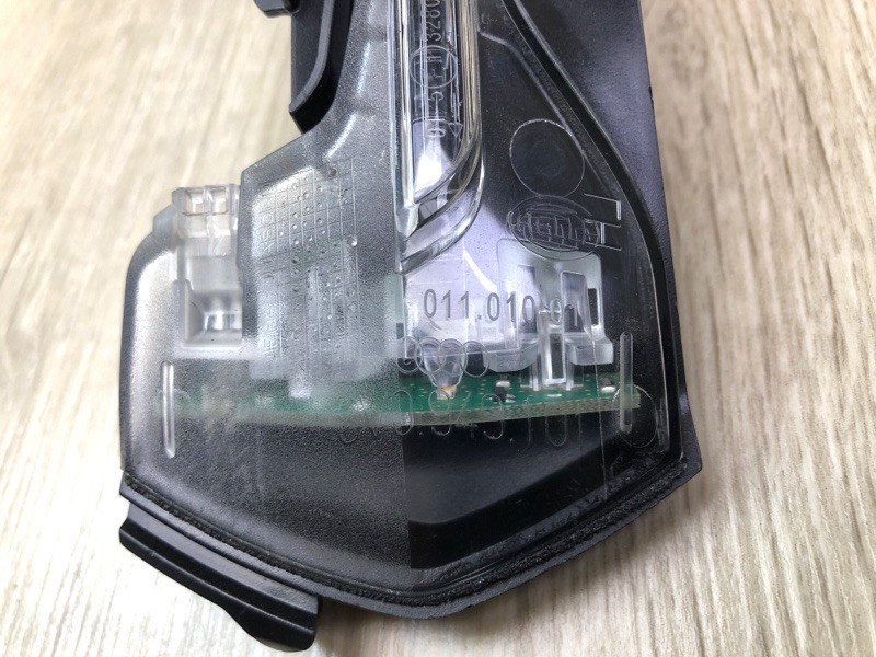 Повторитель поворота в зеркало передний левый A3 03-13