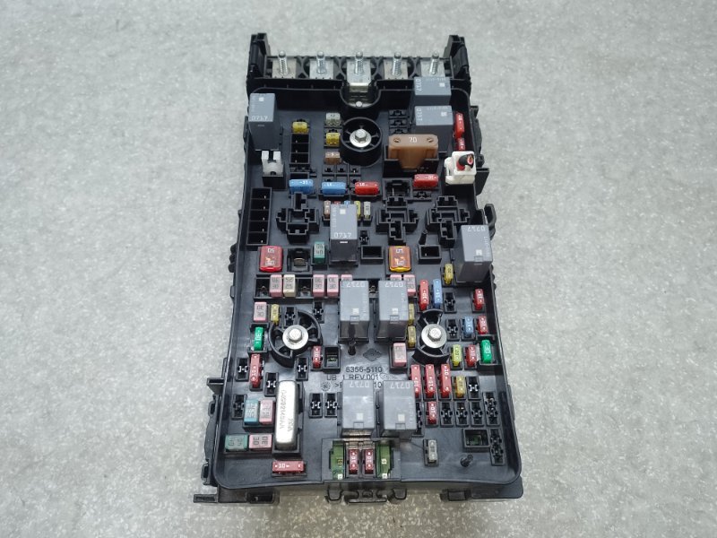 Запчасть блок предохранителей моторный отсек CHRYSLER 200 14-16 2016 2.4 ED6 68263 031AA Б/У Блок предохранителей моторный отсек CHRYSLER 200 14-16 2016 2.4 ED6 68263 031AA Б/У