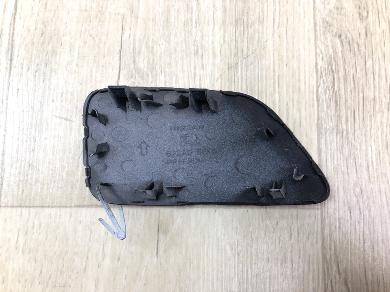 Заглушка буксировочного крюка LEAF 18- Заглушка буксировочного крюка LEAF 18-