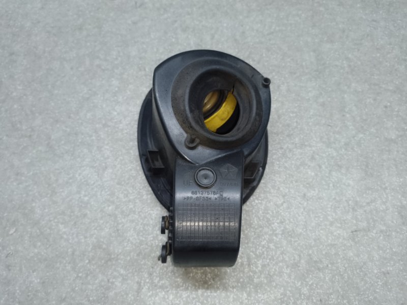 Лючок топливного бака CHRYSLER 200 14-16 2.4 ED6 Лючок топливного бака CHRYSLER 200 14-16 2.4 ED6