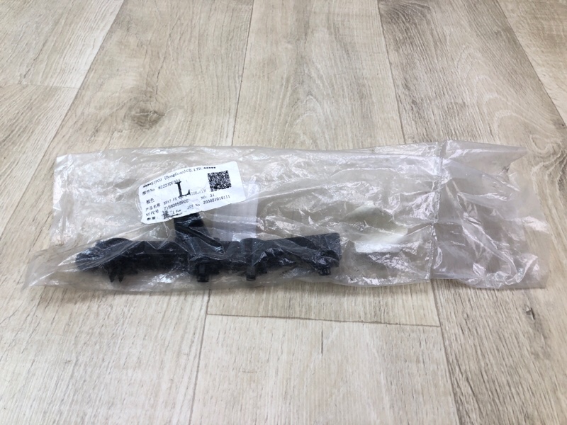Кронштейн переднего бампера левый NISSAN QASHQAI/ROGUE SPORT 14- 62223DF30A новая
